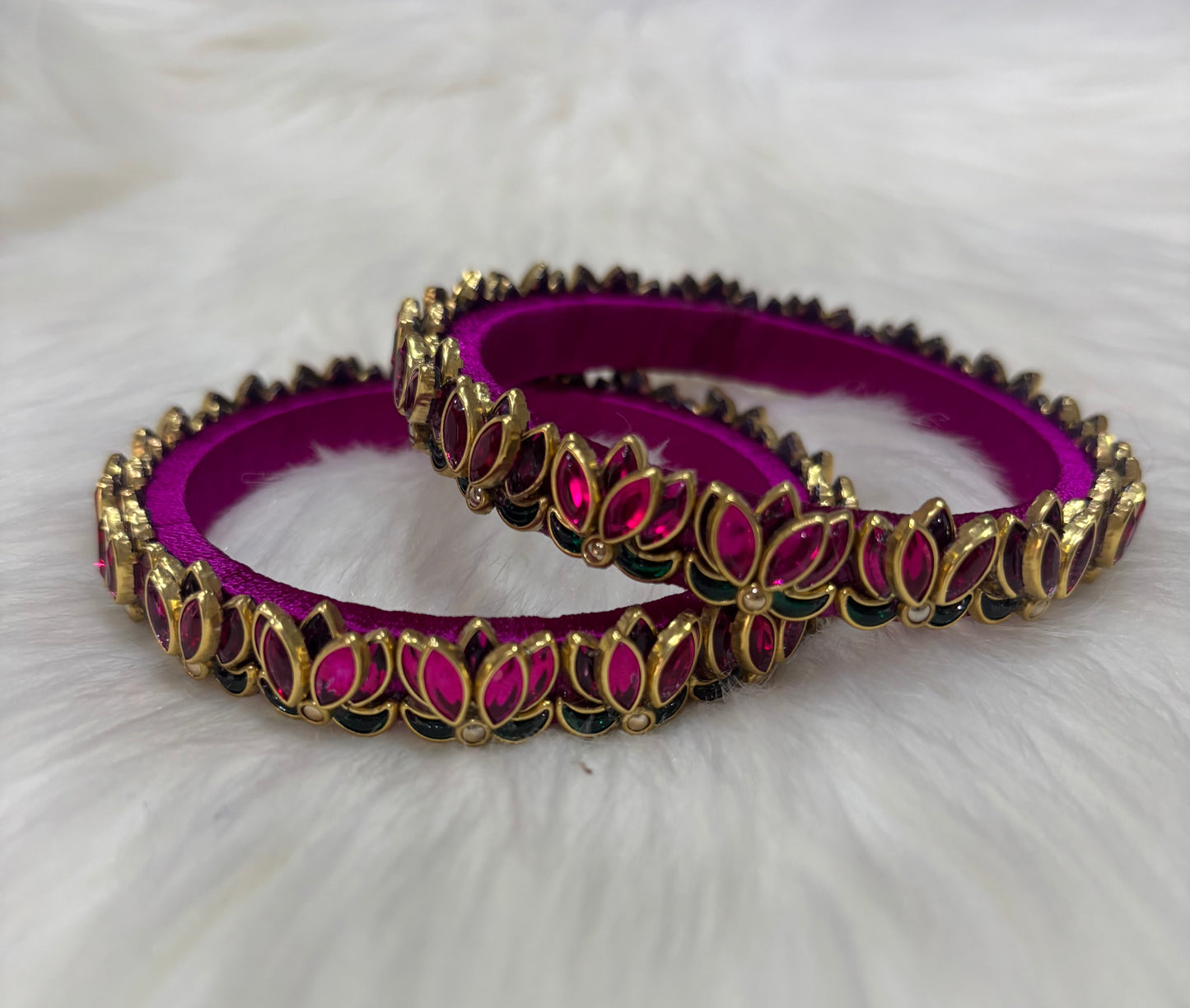 Gorgeous Lotus Design Bangle Set
