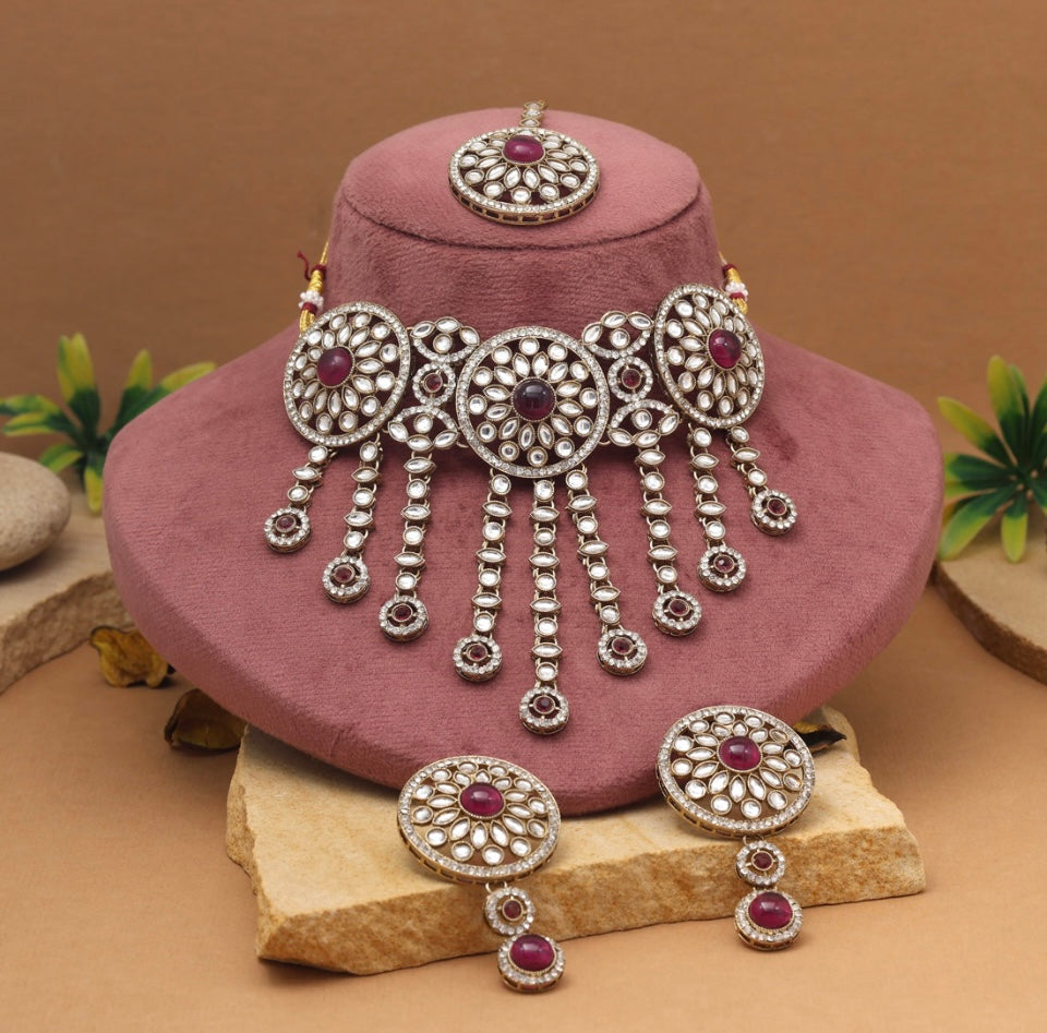 Gorgeous Choker Necklace Set