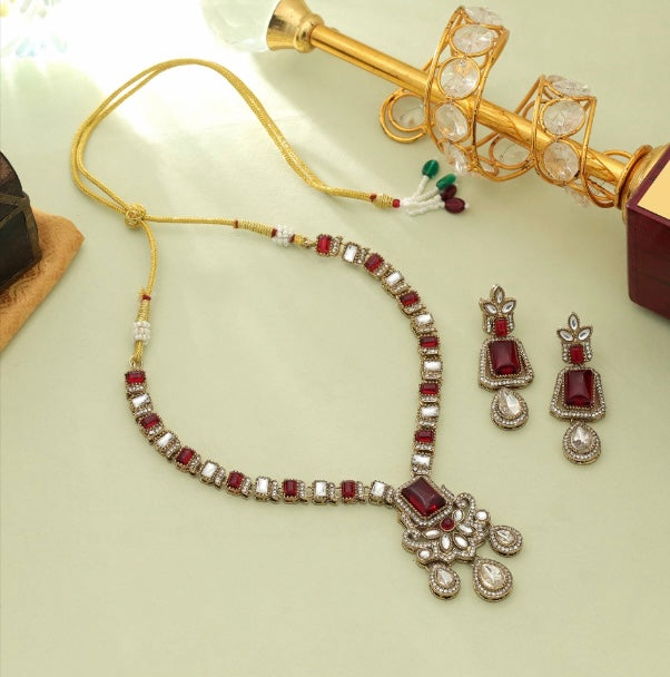 Elegant Fashion Necklace Set