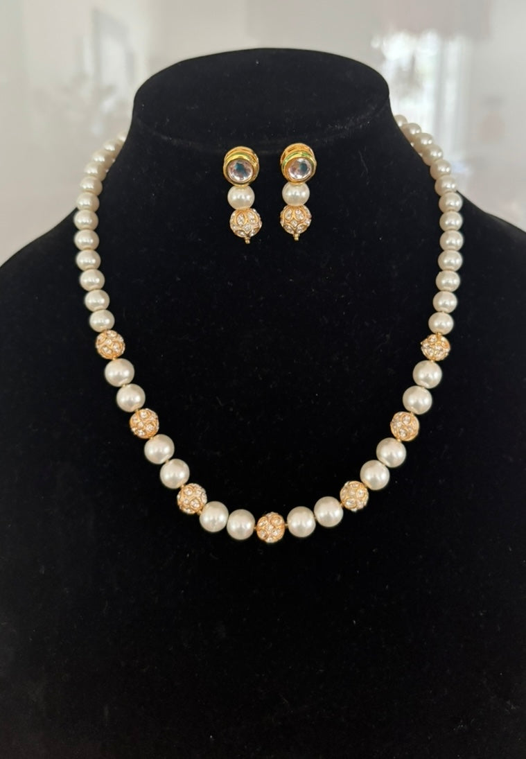 Beautiful Fashion Necklace Set