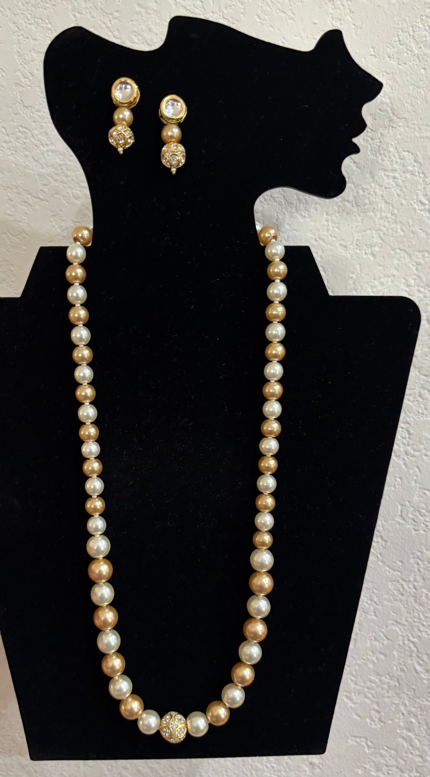Beautiful Fashion Necklace Set