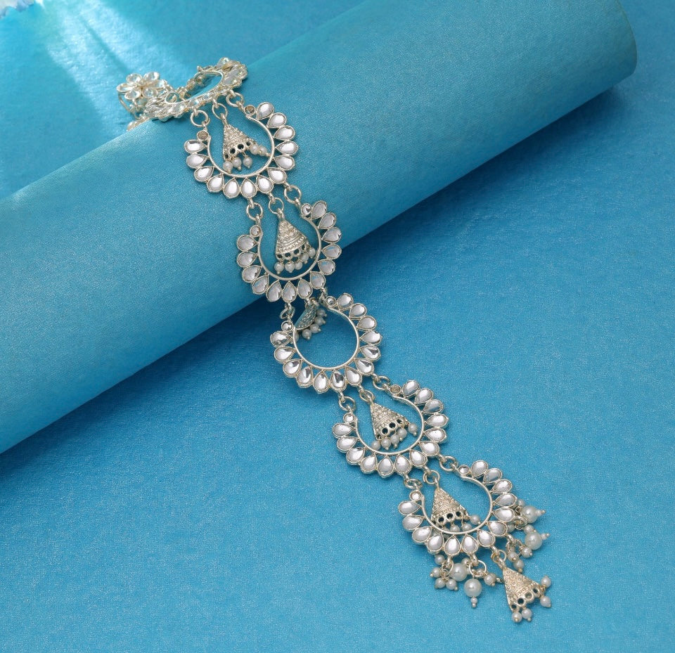 Hair Accessories with Elegant Traditional Design