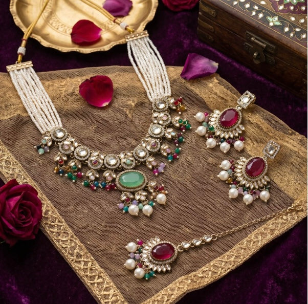 Gorgeous Choker Necklace Set