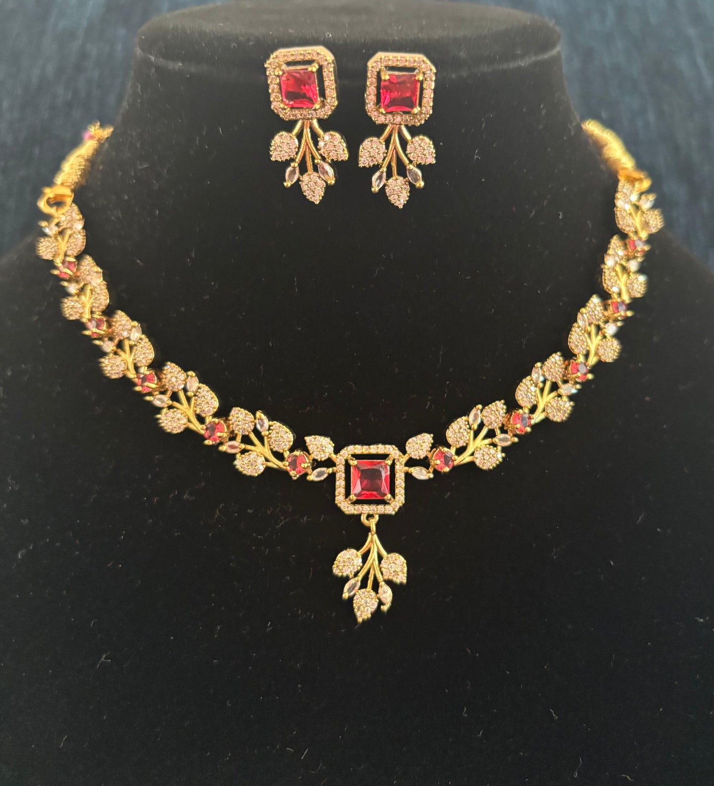 Fashion Necklace Set