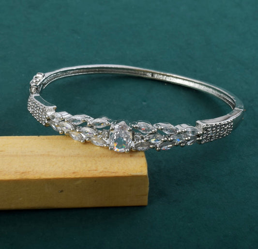 Fashion American Diamond Bracelet/Bangle