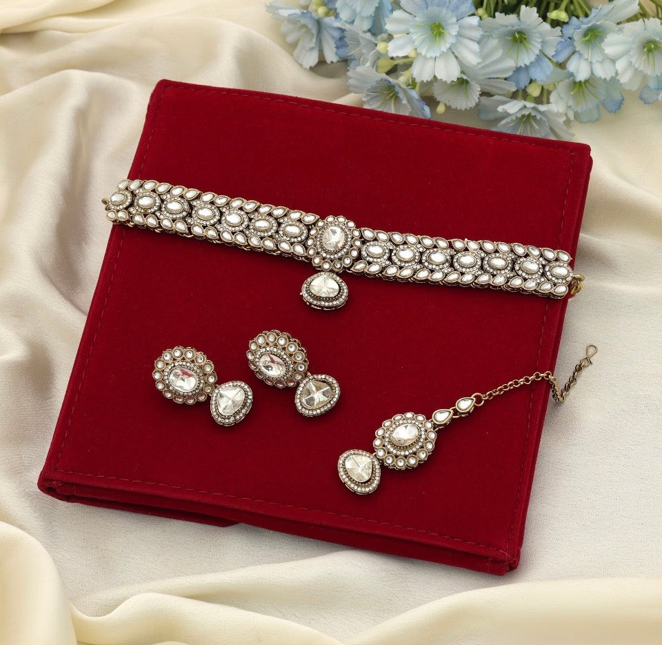 Gorgeous Fashion Choker Necklace Set