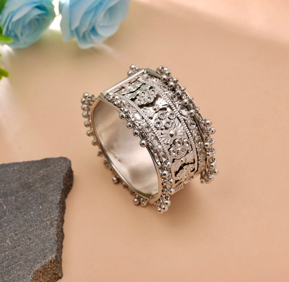Fashion Openable Bangle / Bracelet