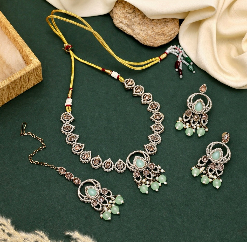 Fashion Necklace Set