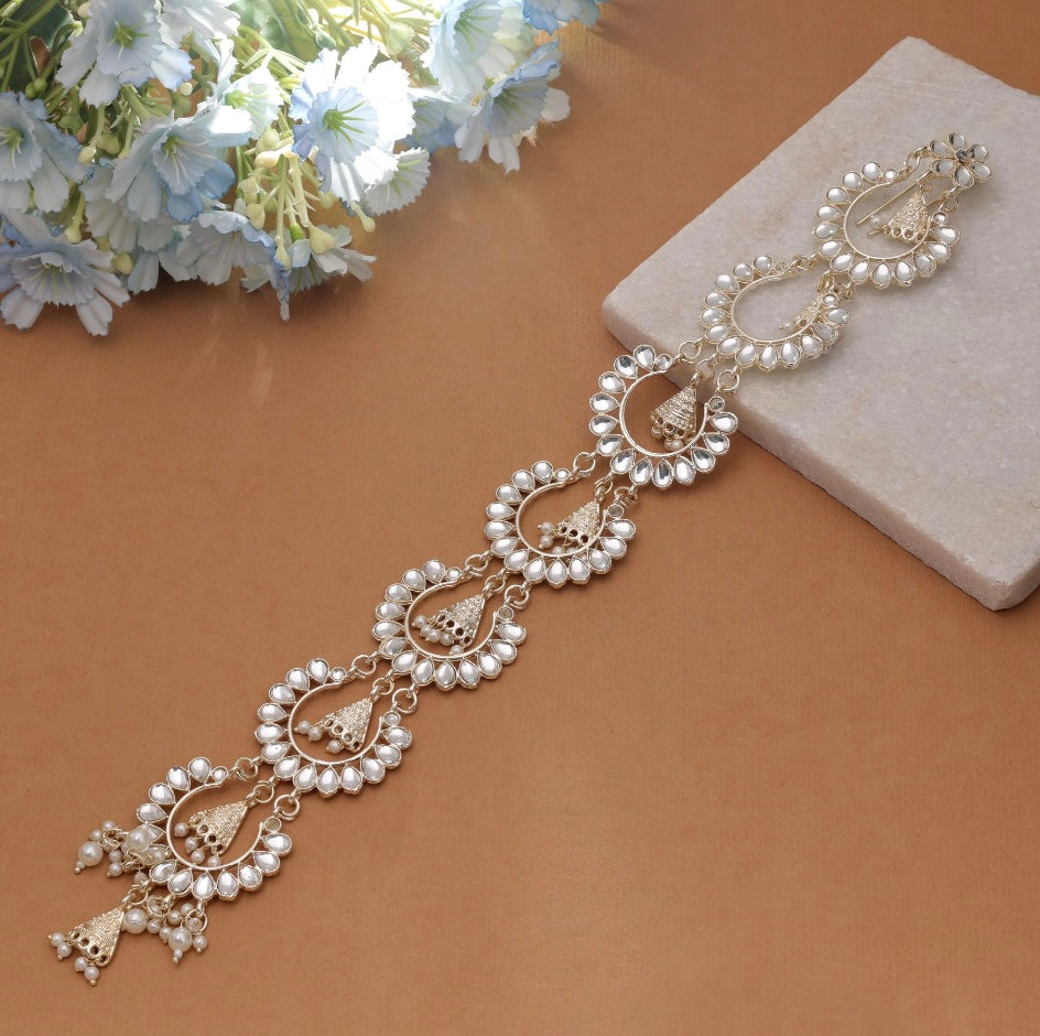 Hair Accessories with Elegant Traditional Design