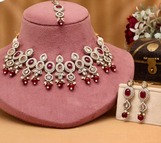 Gorgeous Fashion Choker. Necklace Set
