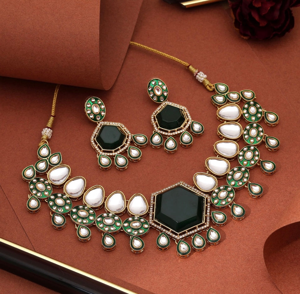 Gorgeous Fashion Necklace Set