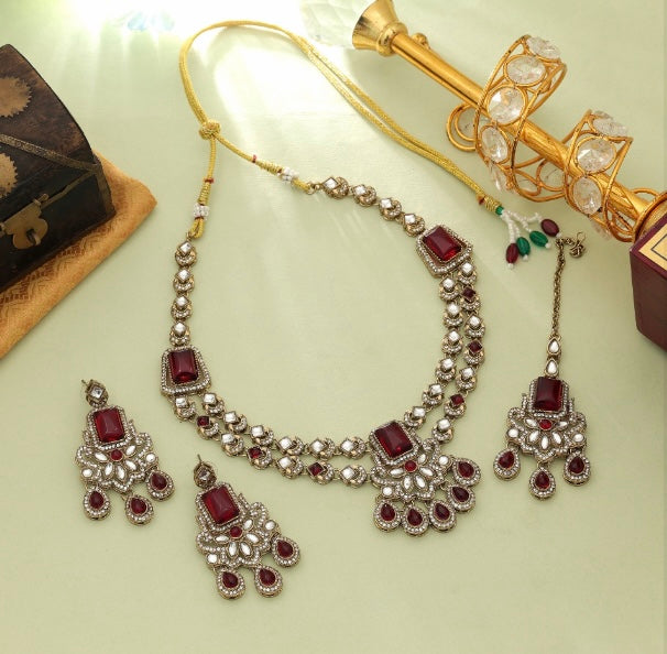 Gorgeous Layered Necklace Set