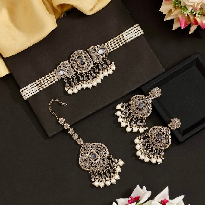 Gorgeous Choker Necklace Set