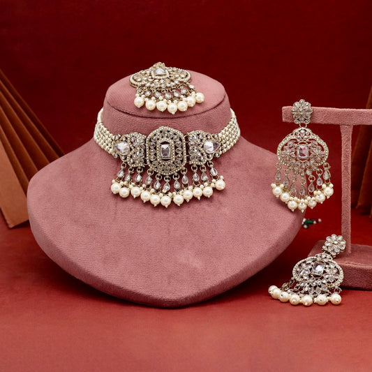 Gorgeous Choker Necklace Set