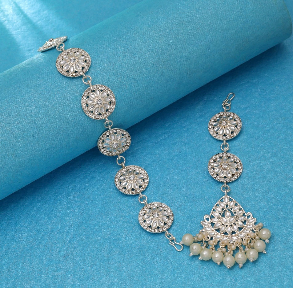 Mathapatti with Maangtika Elegant  Design