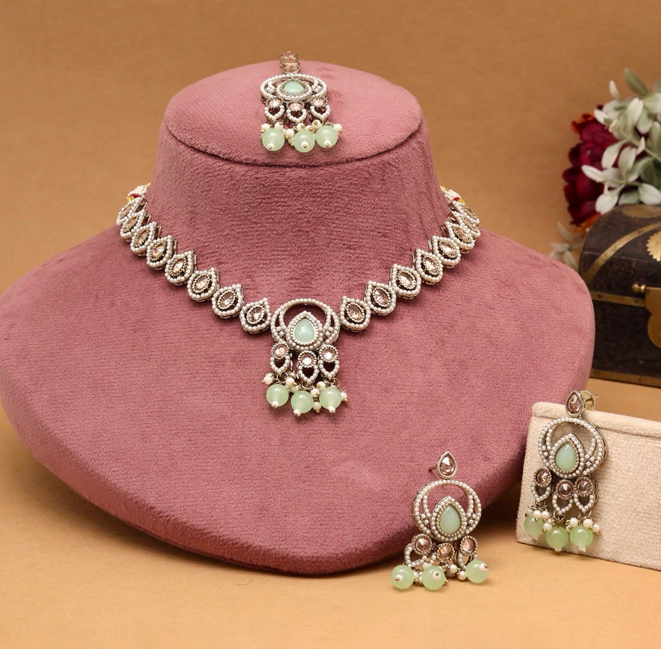 Fashion Necklace Set