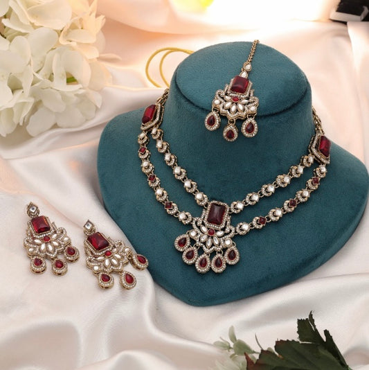 Gorgeous Layered Necklace Set
