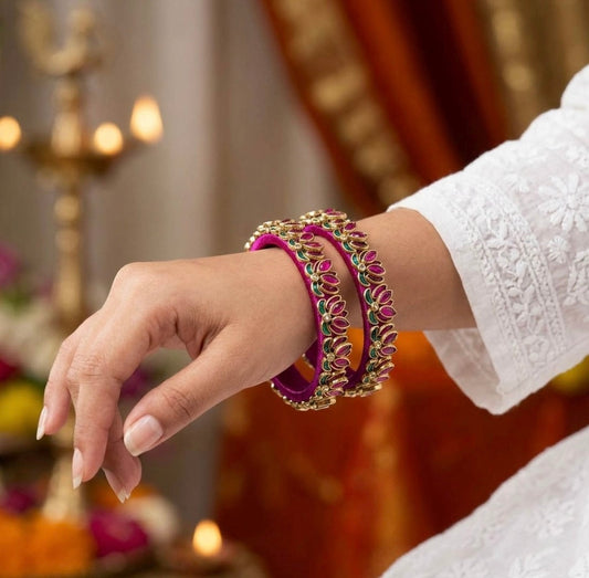 Gorgeous Lotus Design Bangle Set