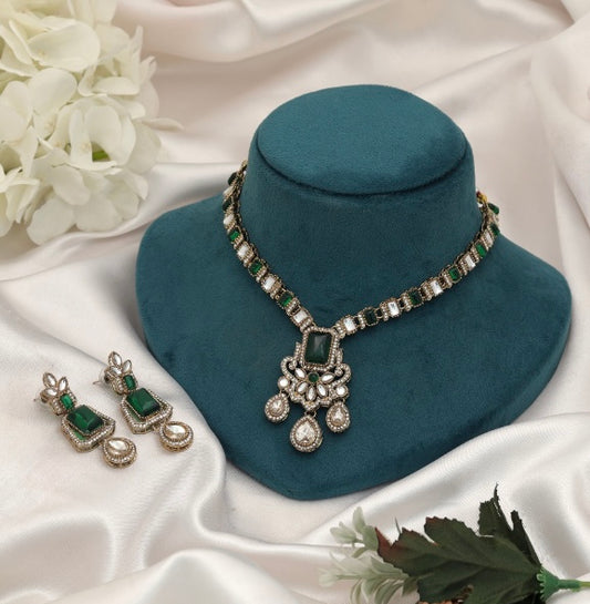 Elegant Fashion Necklace Set
